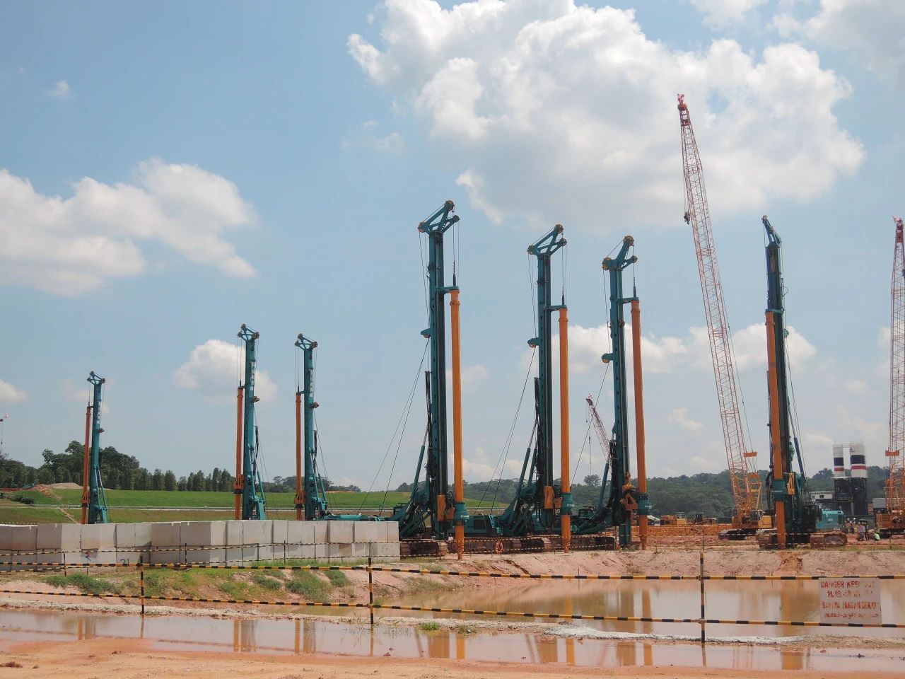 “122cc太阳成绿”绽放“一带一起”