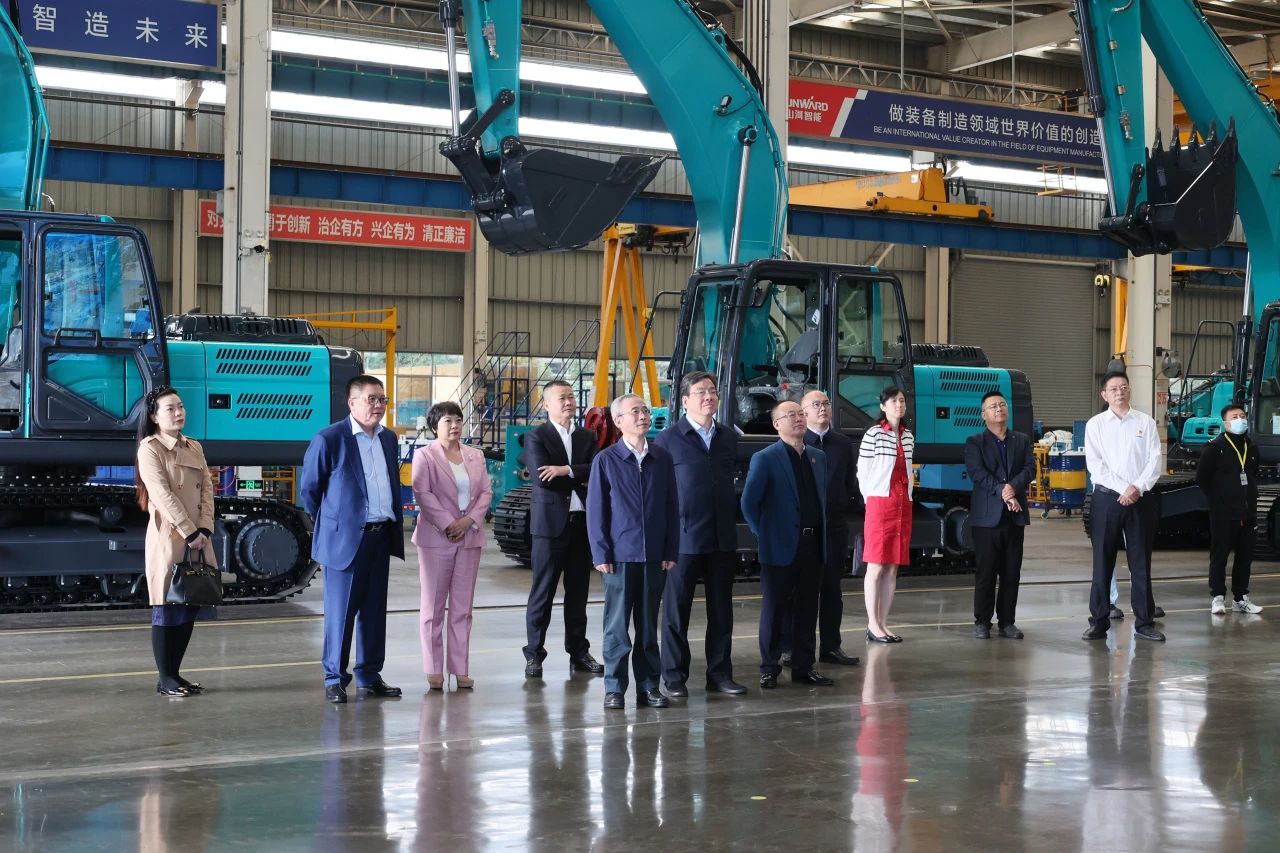 天下工商联副主席寿子琪调研122cc太阳成智能