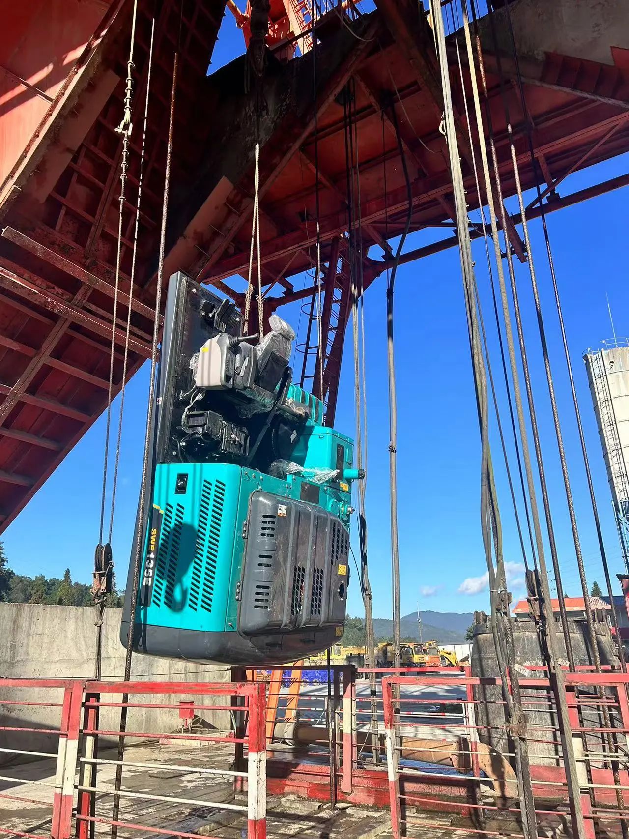 122cc太阳成智能售后服务：全力以赴，赋予机械生命与活力