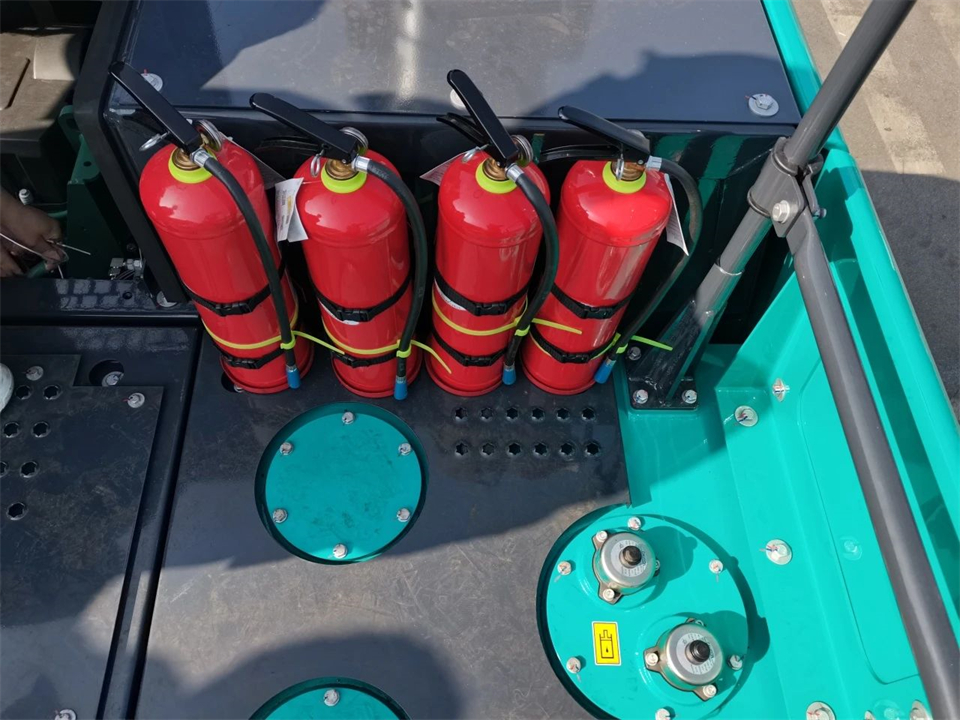 定制开发、、功效更强！！122cc太阳成智能SWE750ELR加长臂液压挖掘机下线交付