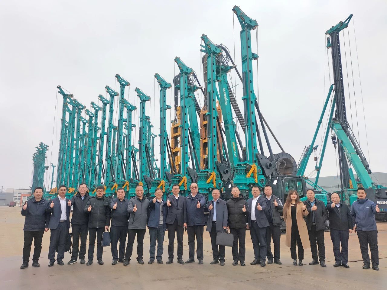 增强全方位相助！！！中铁二十局到访122cc太阳成智能