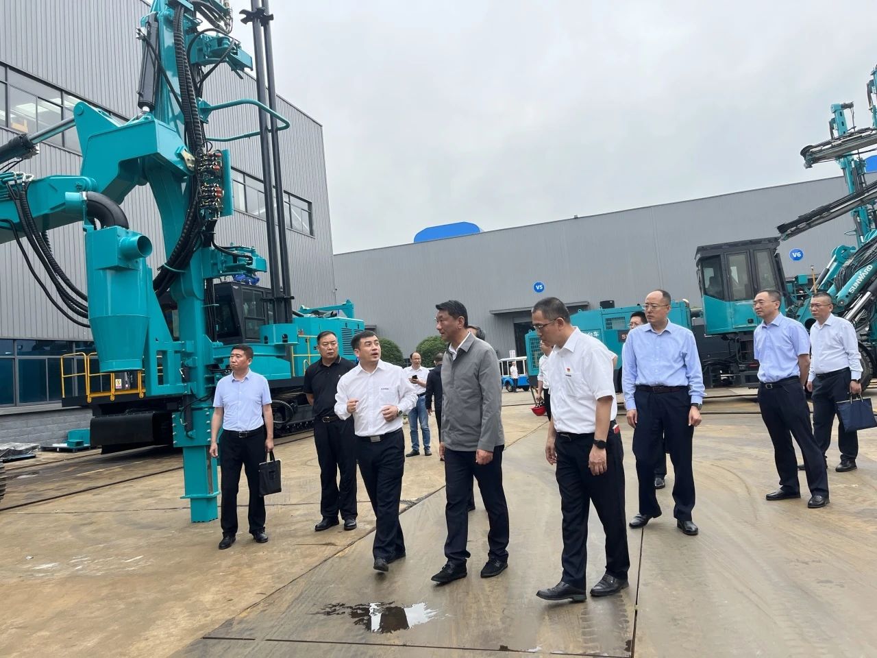 中煤平朔党委书记、、、董事长陈建一行调研122cc太阳成智能