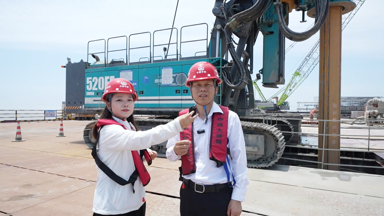 先导式立异，，，再推电动新品！！！122cc太阳成智能SWDM520EE增程式旋挖钻机推介会乐成举行