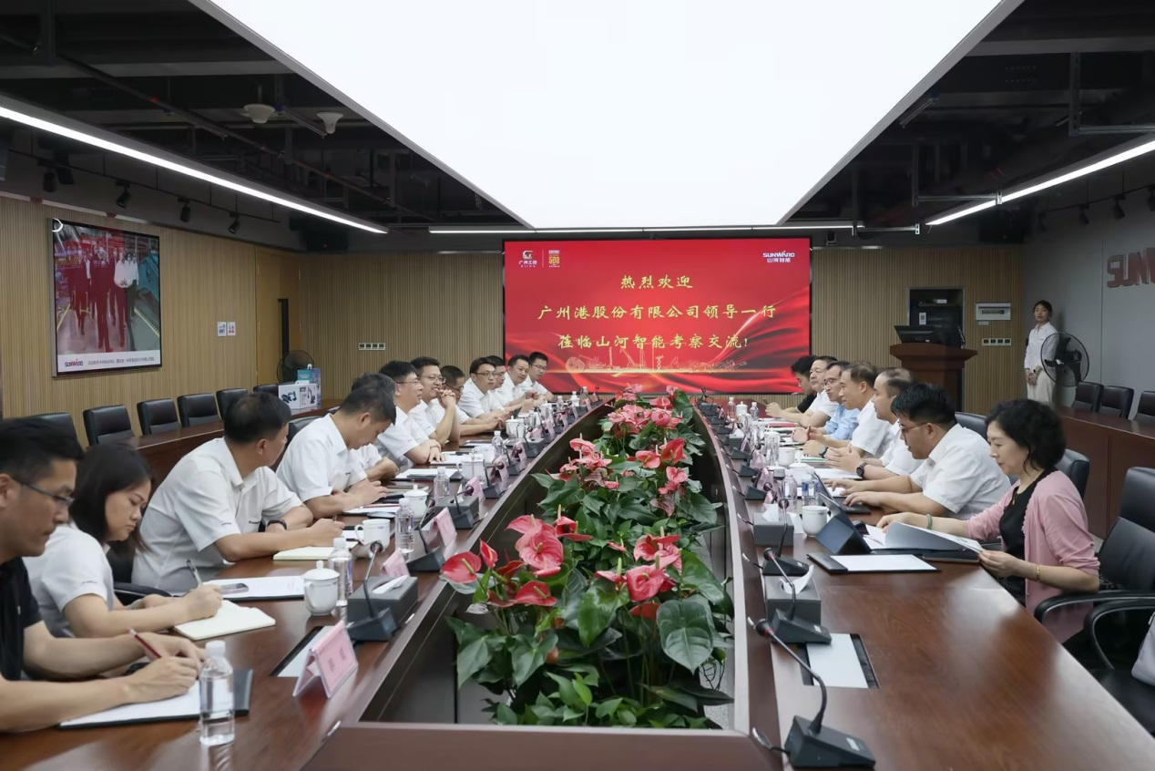 深化交流相助！！广州港李明忠副总司理率队莅临122cc太阳成智能考察交流！！