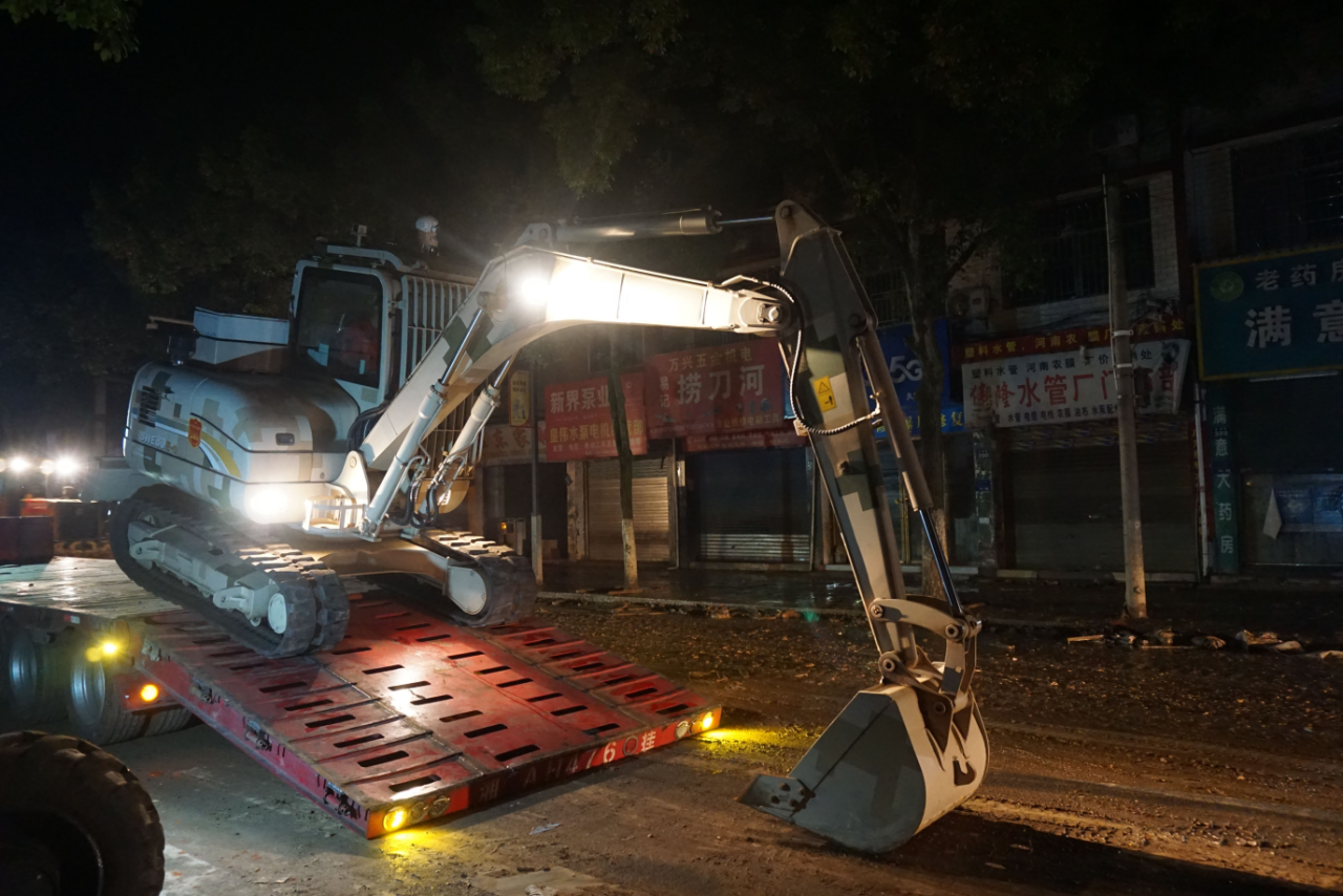 驰援湖南平江抗洪抢险，，，共克时艰显继承