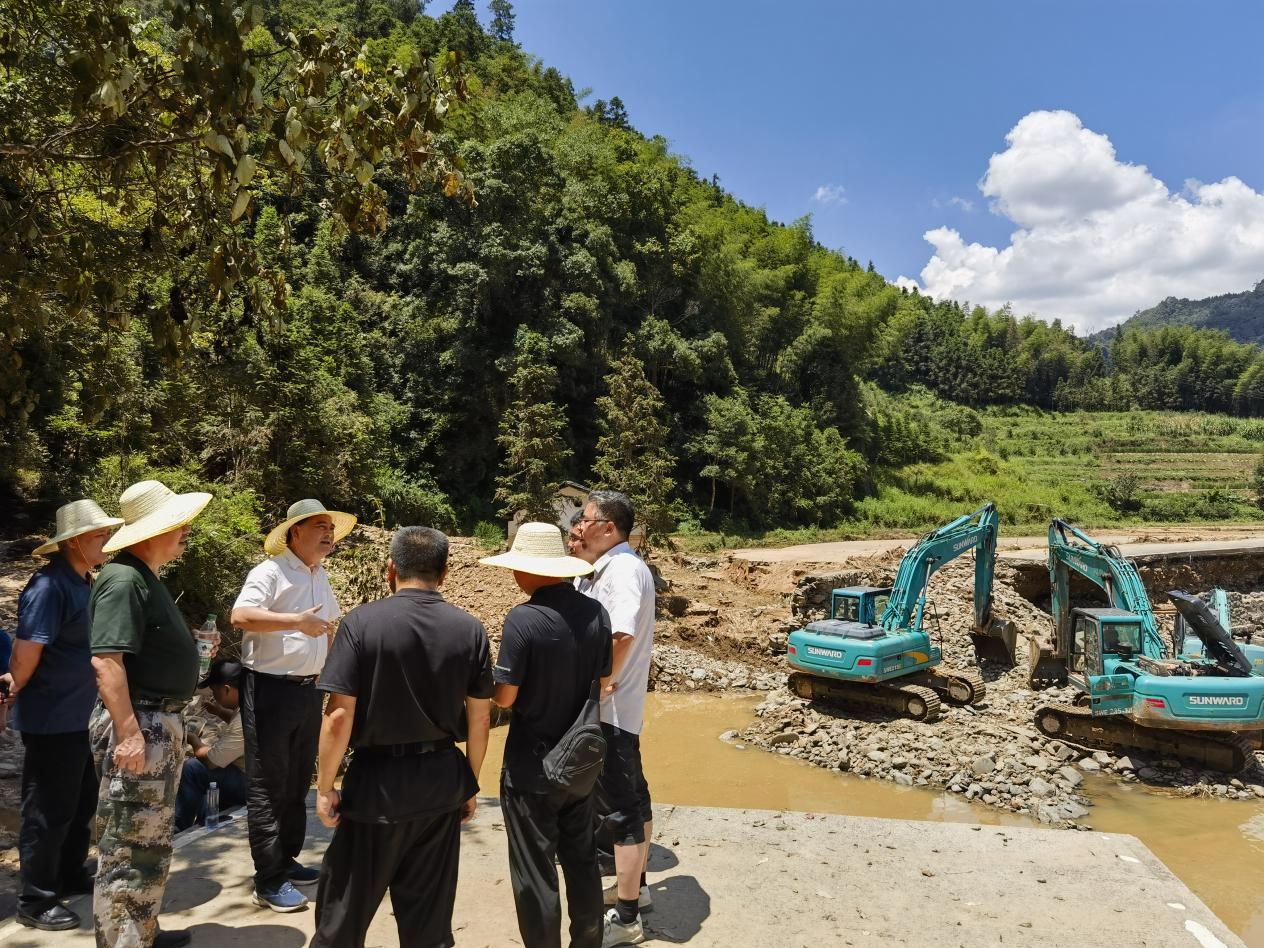 122cc太阳成智能赶赴资兴，，，共筑抗灾抢险防线