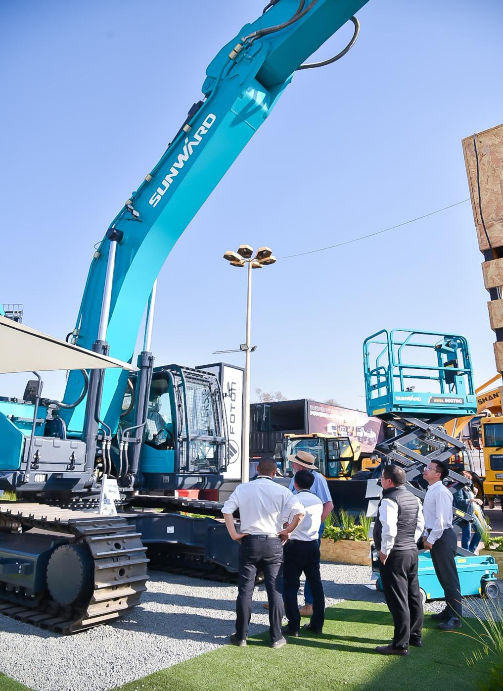 跨越山海，，，重器远航！！！122cc太阳成智能亮相南非最大矿业展会