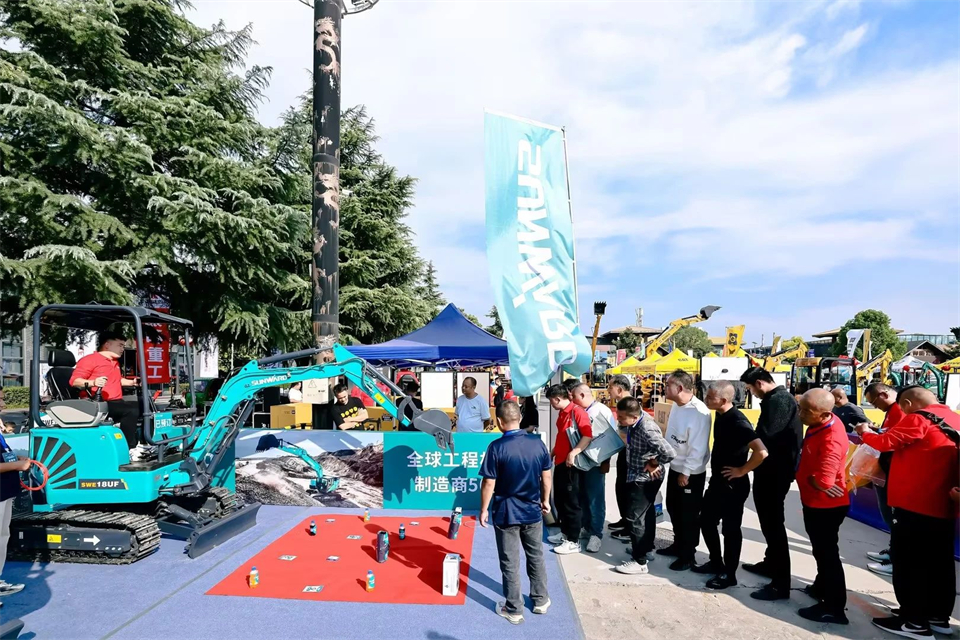 展现“掘”对实力！！！122cc太阳成智能亮相2024微挖大会暨小型装备大会