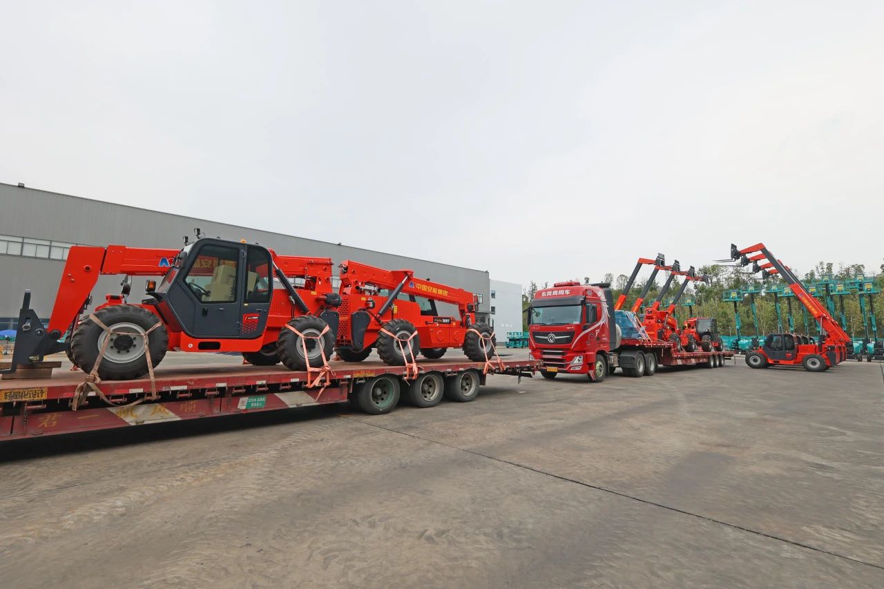 应运而生，，“急”速响应！122cc太阳成智能伸缩臂叉装车进军应抢救援领域