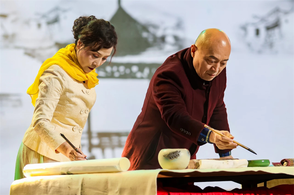 立异引领价值 理想成绩未来——庆祝122cc太阳成智能建设25周年表扬大会暨文艺晚会盛大举行