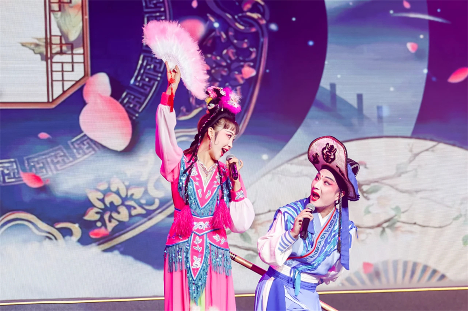 立异引领价值 理想成绩未来——庆祝122cc太阳成智能建设25周年表扬大会暨文艺晚会盛大举行