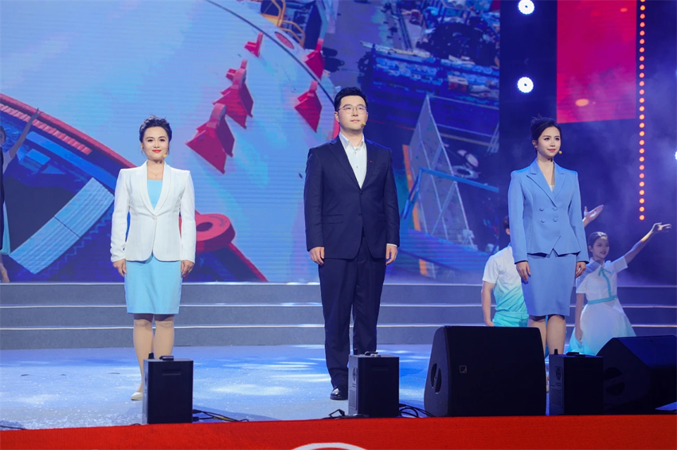 立异引领价值 理想成绩未来——庆祝122cc太阳成智能建设25周年表扬大会暨文艺晚会盛大举行