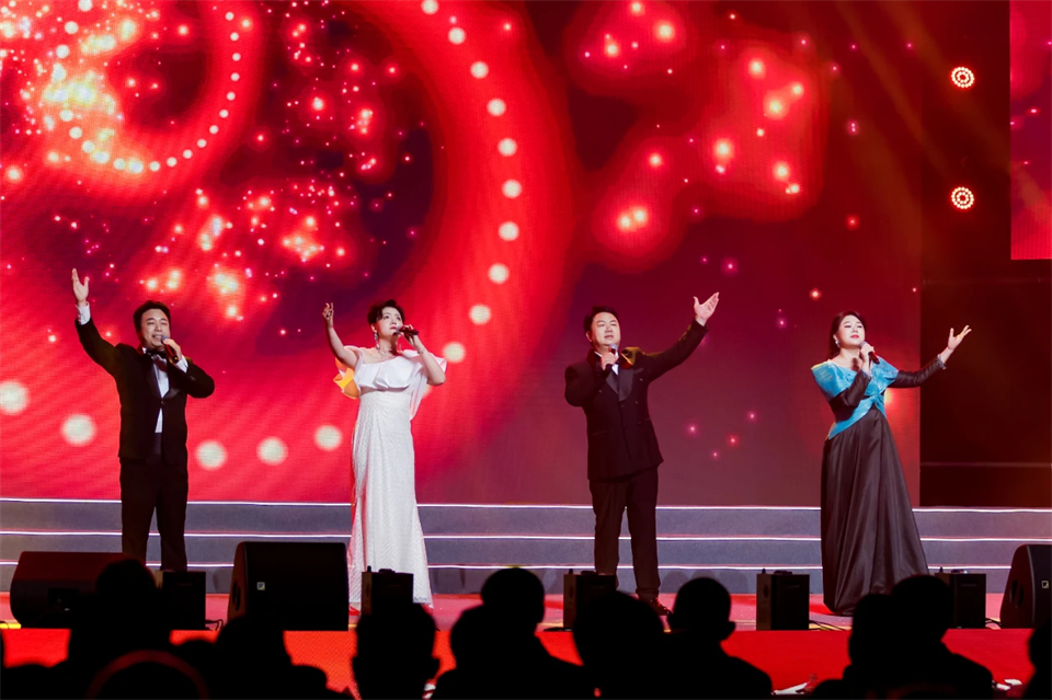 立异引领价值 理想成绩未来——庆祝122cc太阳成智能建设25周年表扬大会暨文艺晚会盛大举行