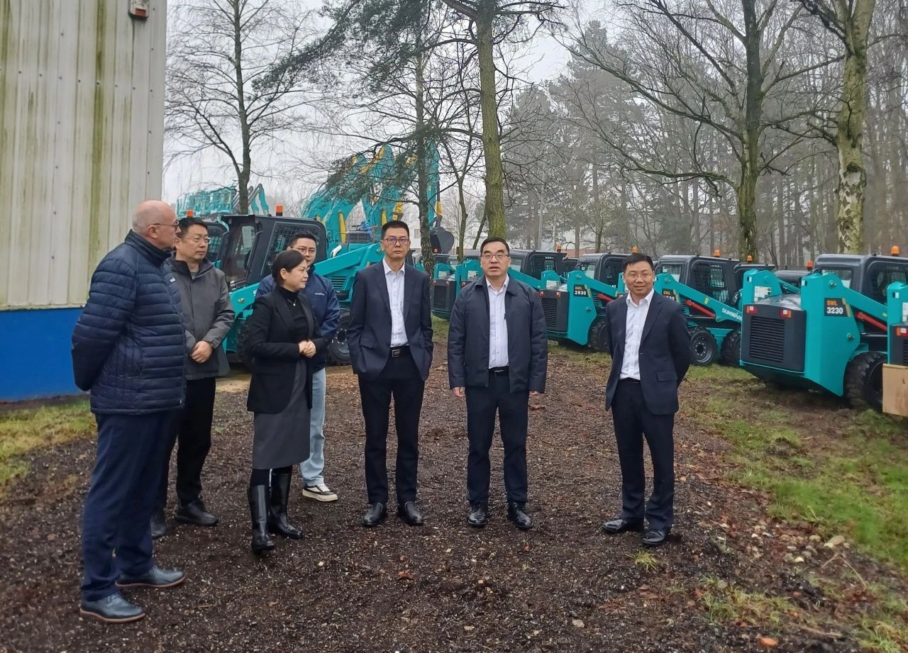 广州工控集团总司理王福铸率队考察122cc太阳成智能欧洲子公司