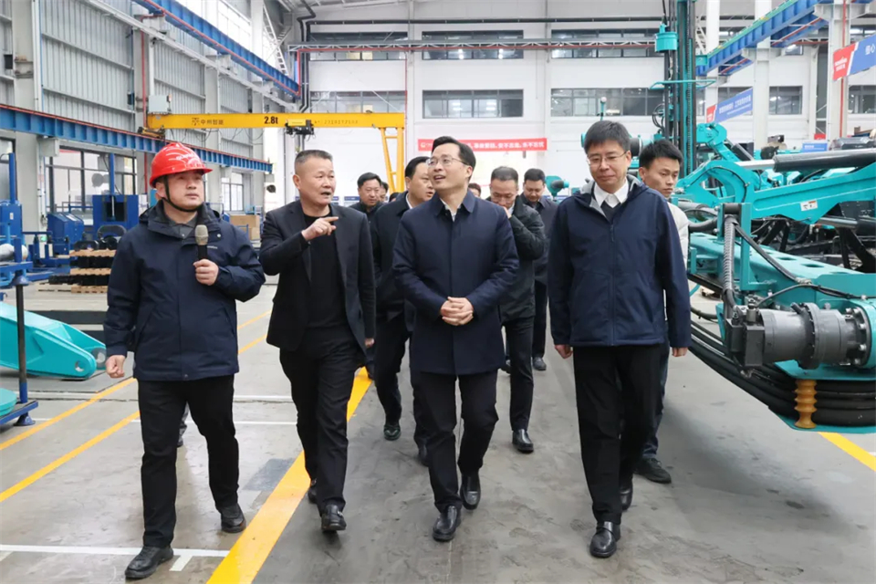 蒋红波走访调研122cc太阳成智能