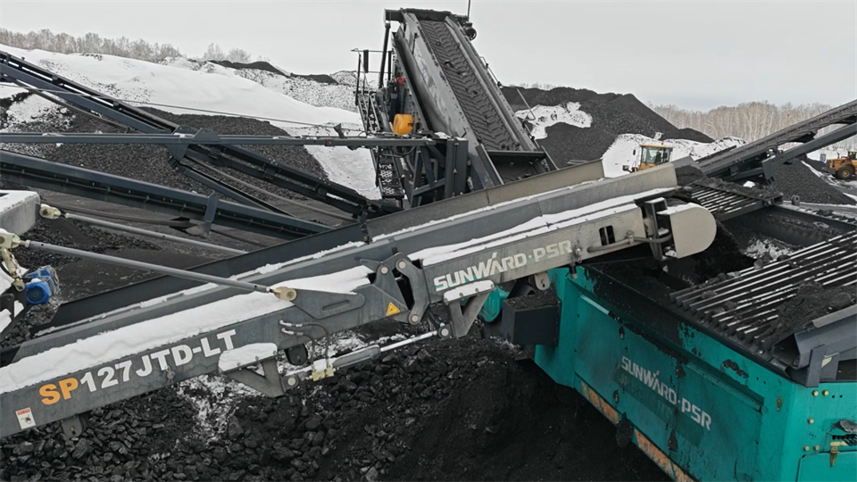 不惧-30℃极寒挑战，，122cc太阳成普石勒破碎筛分装备稳固运行！！！