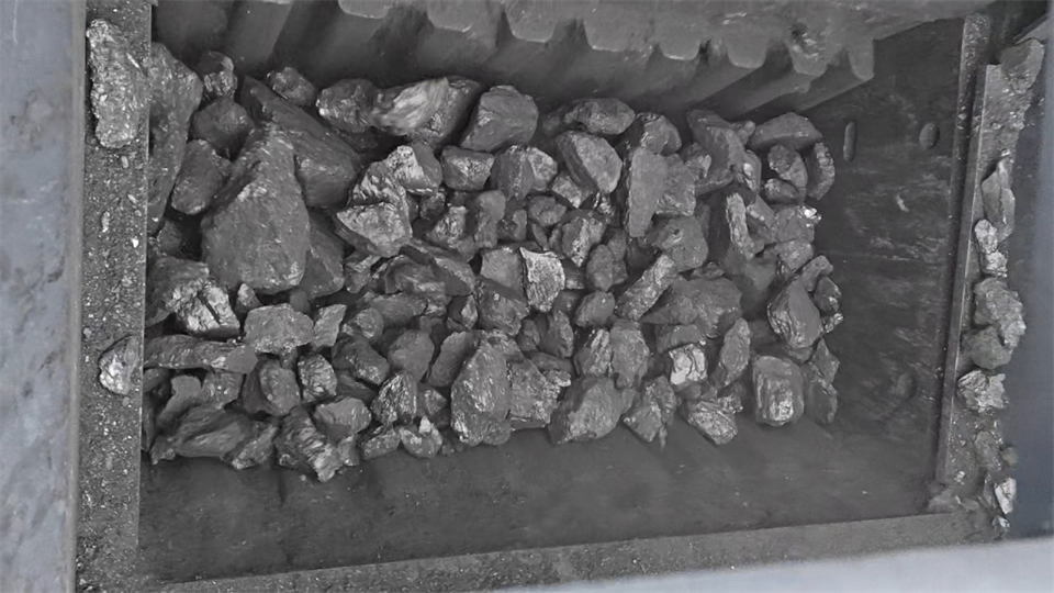 不惧-30℃极寒挑战，，122cc太阳成普石勒破碎筛分装备稳固运行！！！