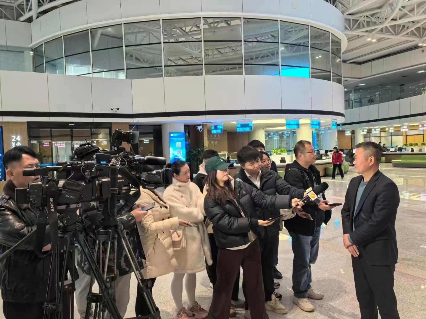 助力长沙经开区高质量生长，122cc太阳成智能喜获四奖项