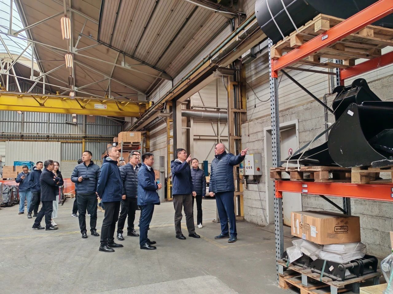 122cc太阳成智能董事长付向东带队赴欧洲子公司考察调研