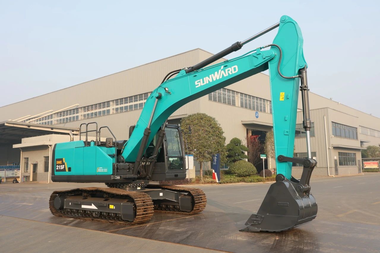 聚焦市场需求，122cc太阳成智能三款精品工程液压挖掘机乐成下线