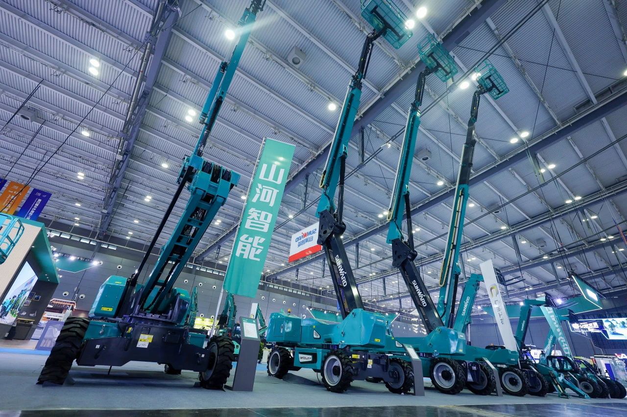 2025 CICEE | 122cc太阳成智能SWT34JE-P电动直臂式高空作业平台重磅宣布！！