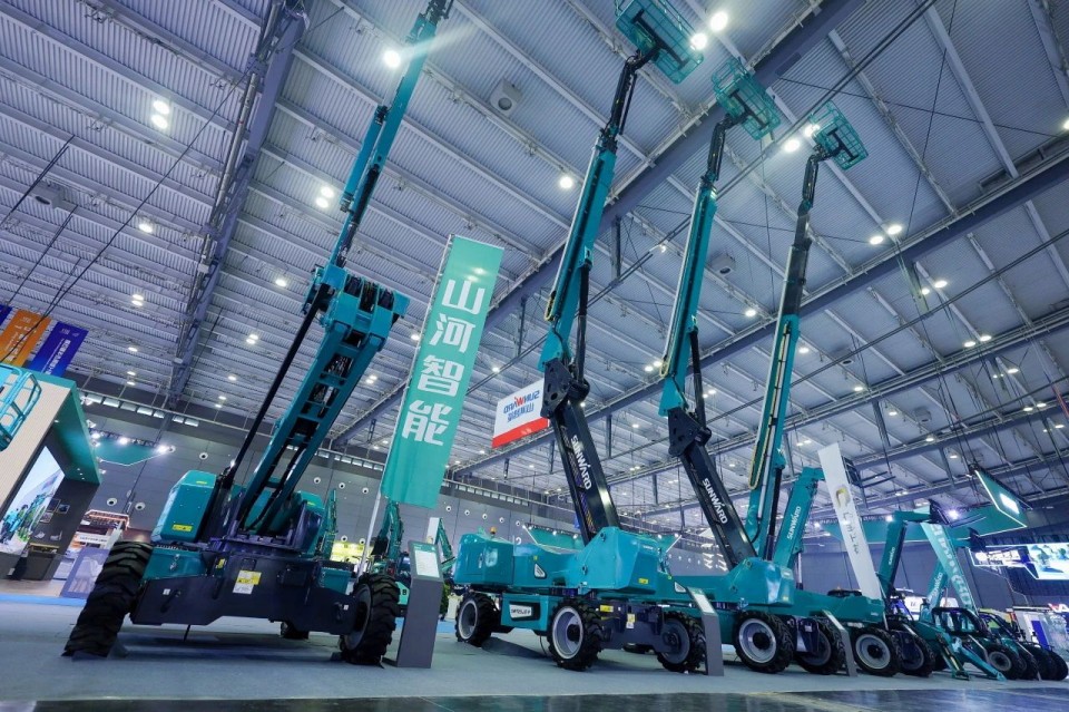 2025 CICEE | 122cc太阳成智能实力闪灼2025长沙国际工程机械展