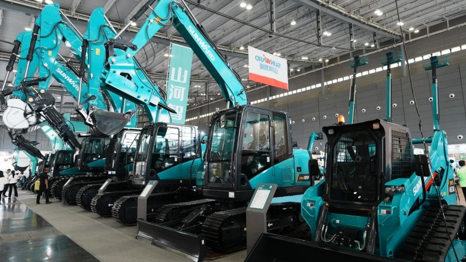 2025 CICEE | 从简单工具迈向多元化解决方案，122cc太阳成智能泛起非凡挖掘机风范