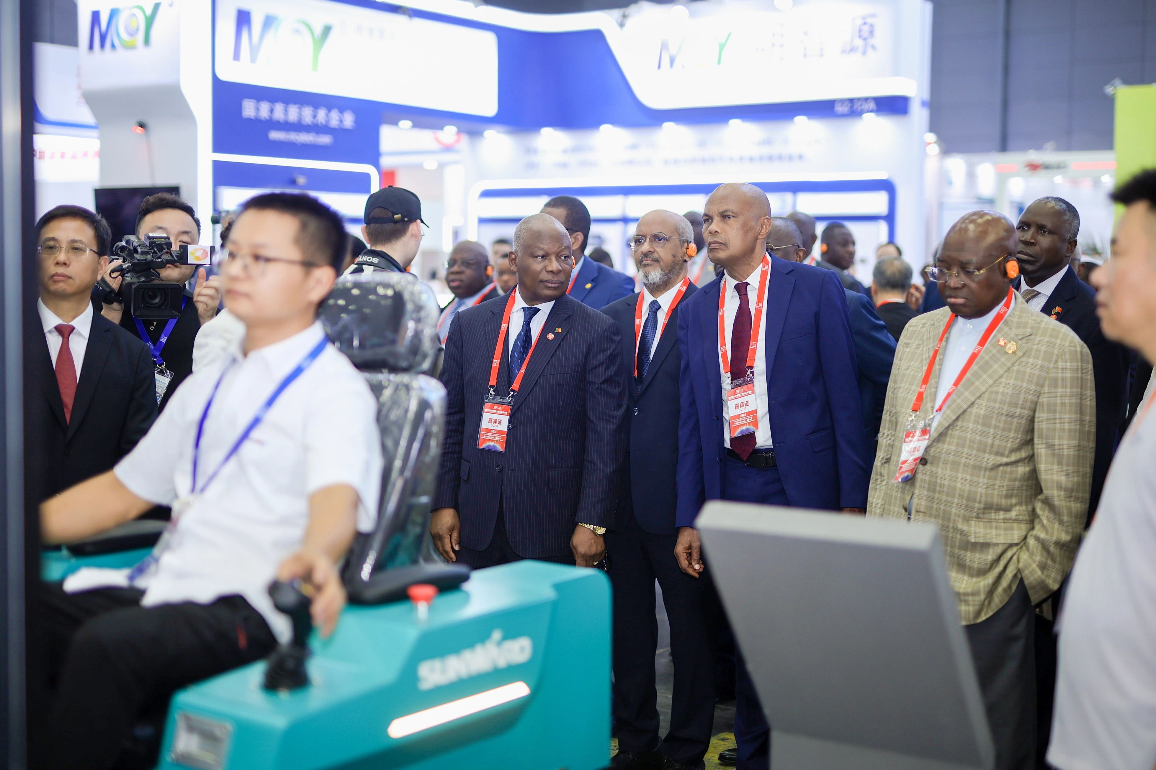 2025 CICEE | 圆满收官！122cc太阳成智能展区亮点精彩回首