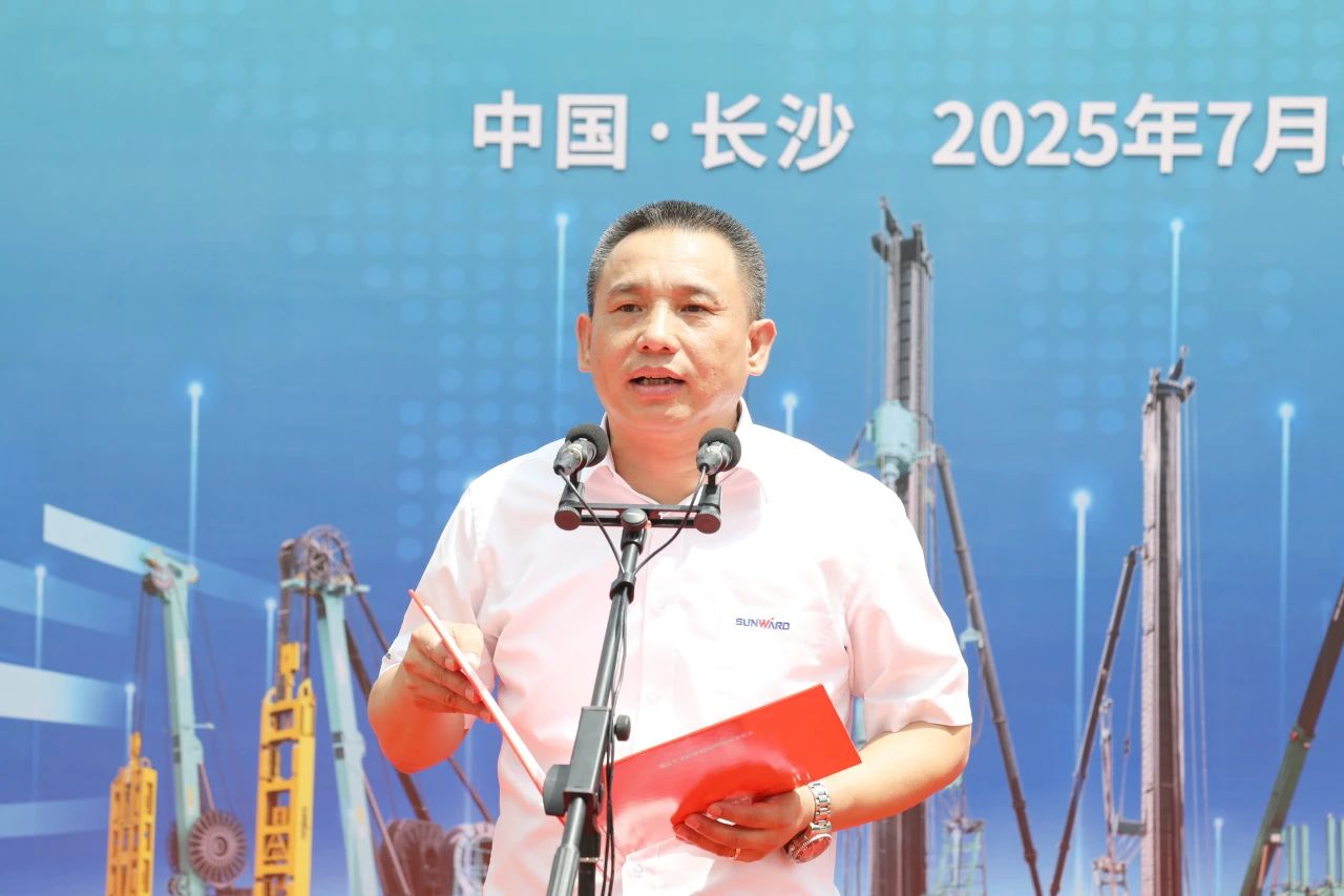 “破纪录王者”再出征！！！122cc太阳成智能SWDM800旋挖钻机乐成交机