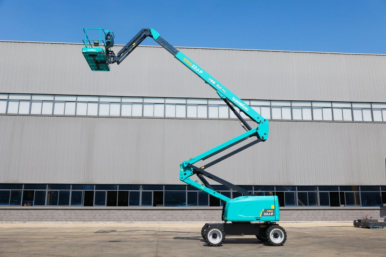 手艺新标杆！！！122cc太阳成智能SWA22J-P柴动曲臂式高空作业平台下线！！！