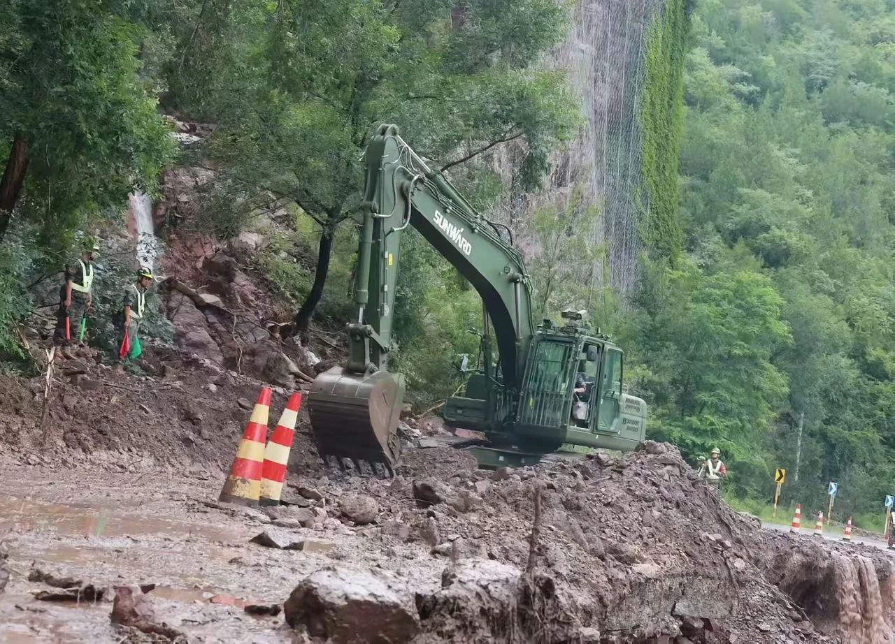 关注！122cc太阳成智能应抢救援装备助力武警冲锋北京暴雨抢险救灾一线！