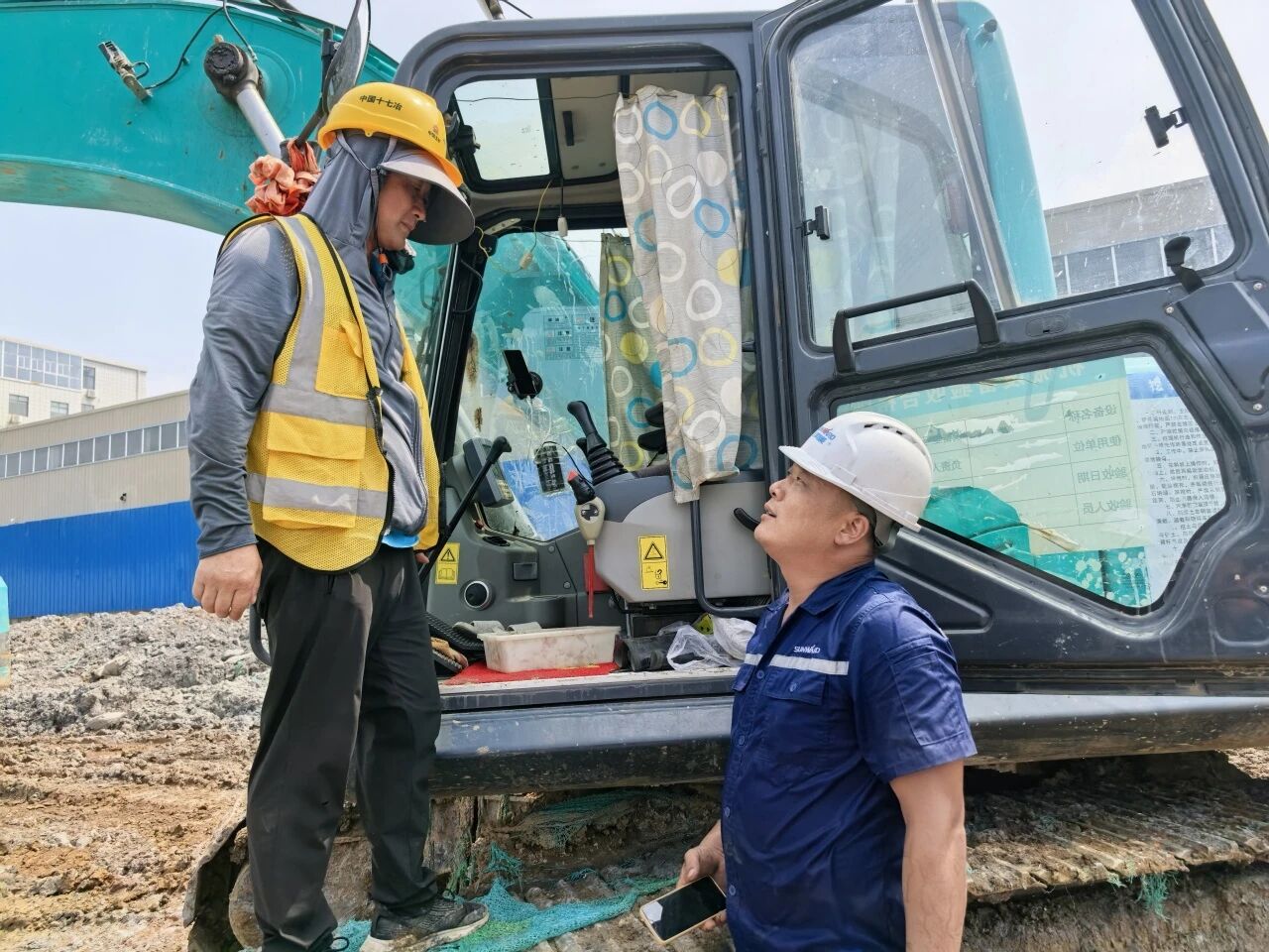 122cc太阳成智能“服务万里行”活动走进安徽，，知心折务获客户认可