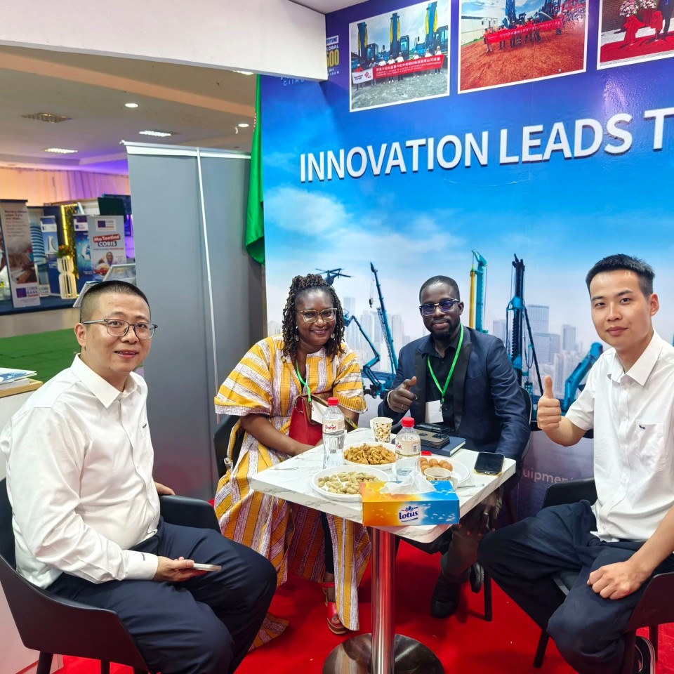 122cc太阳成智能亮相首届“投资布基纳法索”国际论坛