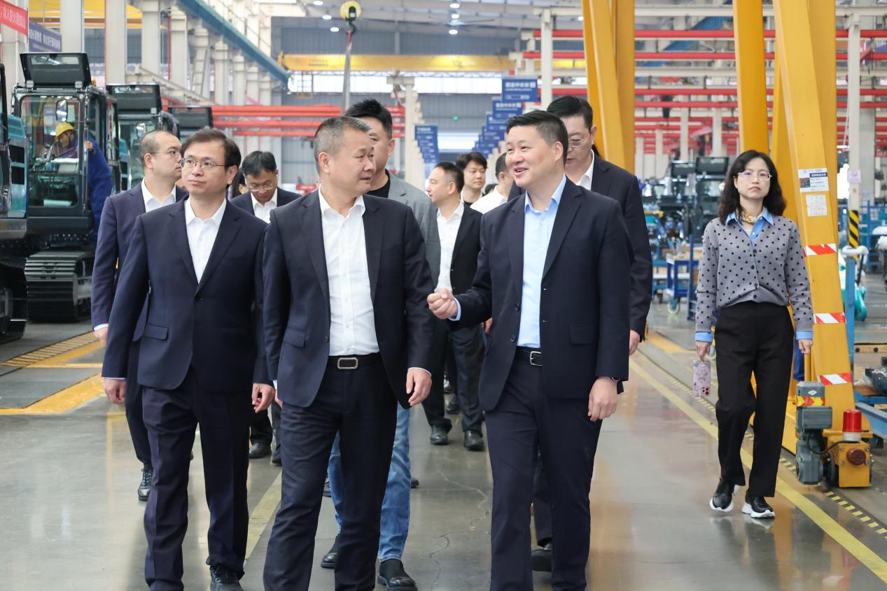 厦门海翼集团总司理金中权到访122cc太阳成智能