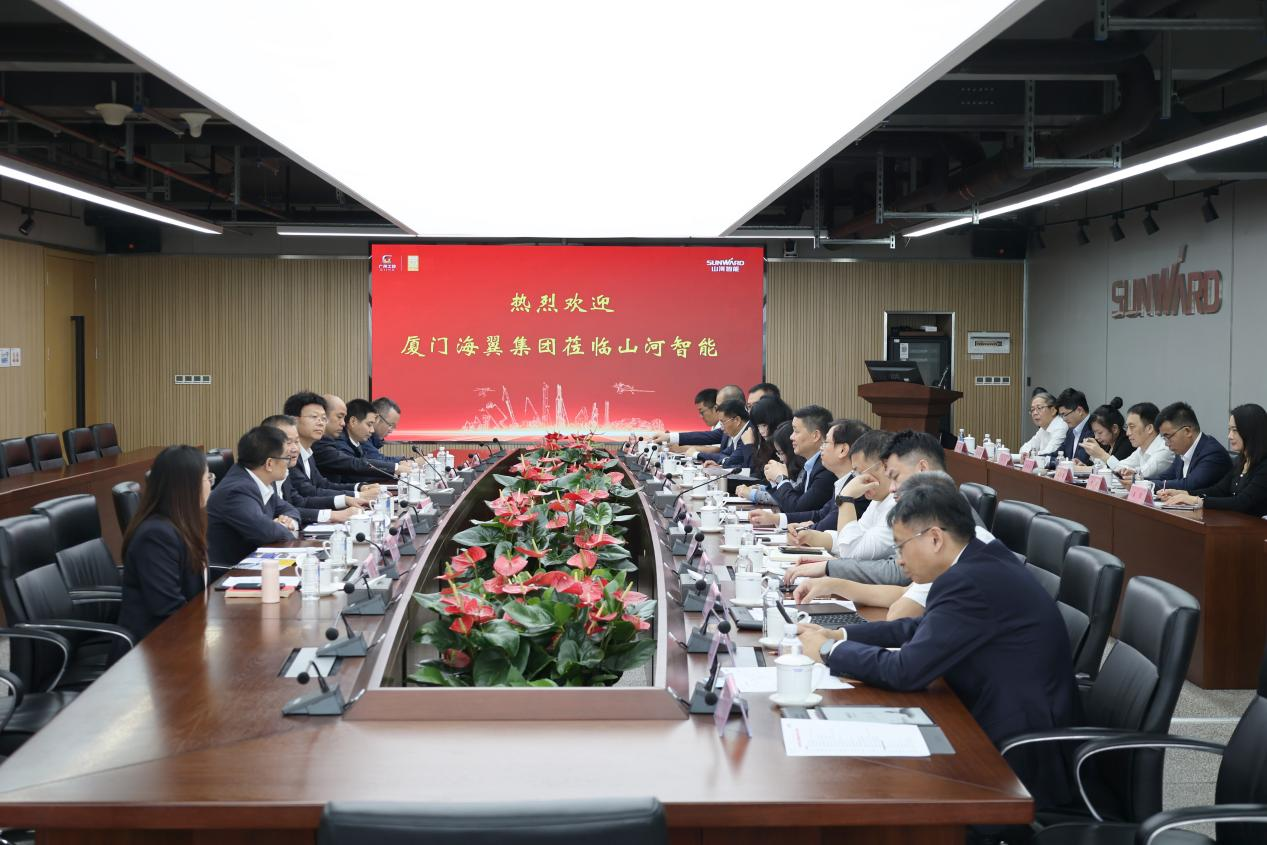 厦门海翼集团总司理金中权到访122cc太阳成智能