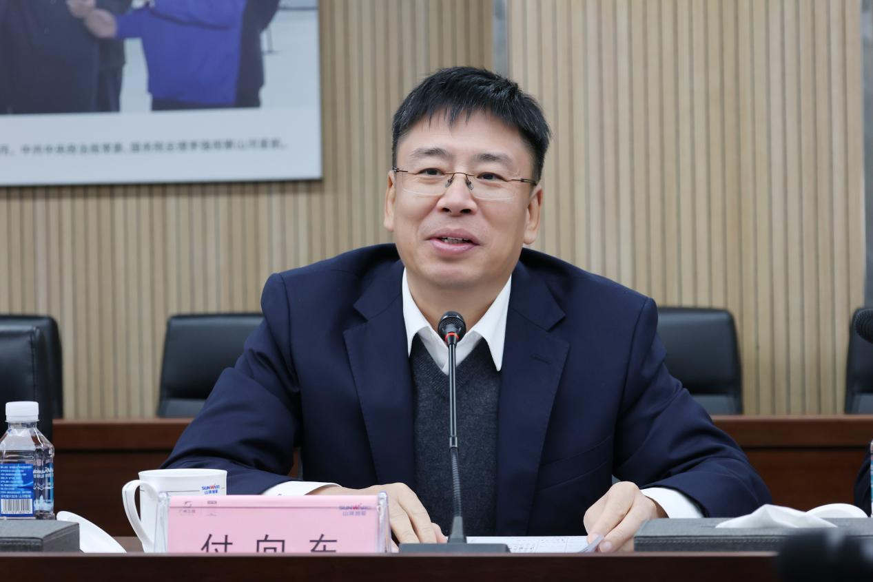 新矿投资集团党委书记、、、董事长王漠到访122cc太阳成智能