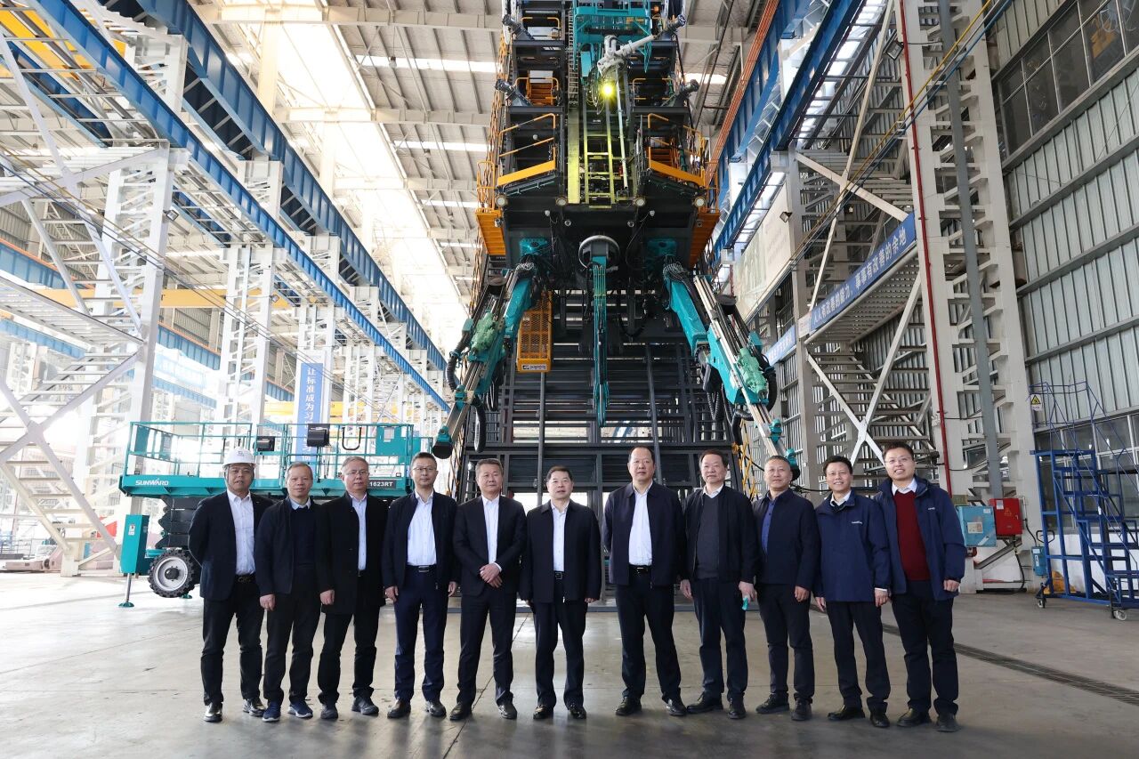 同谋相助、、共赢生长！中国能建葛洲坝集团党委书记、、董事长谭华到访122cc太阳成智能