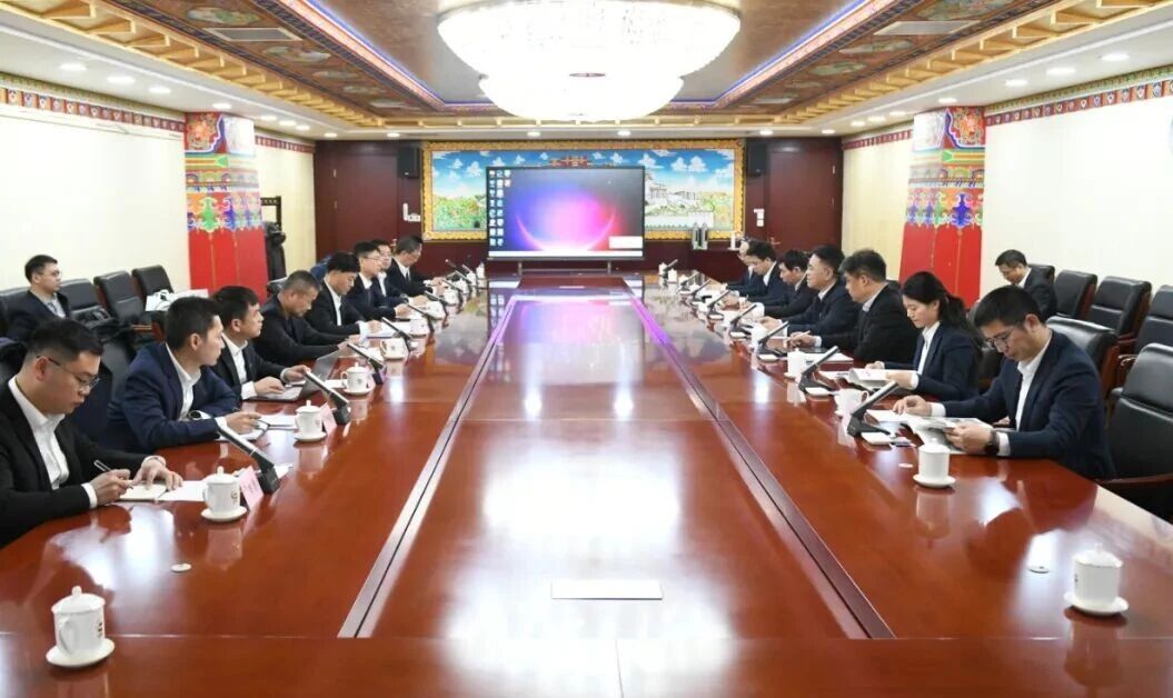 广州工控集团董事长景广军率122cc太阳成智能团队到中国黄金集团造访交流