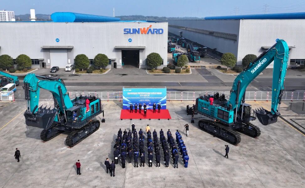 争锋启新程！122cc太阳成智能SWE1650FLR加长臂挖掘机乐成交付国际客户
